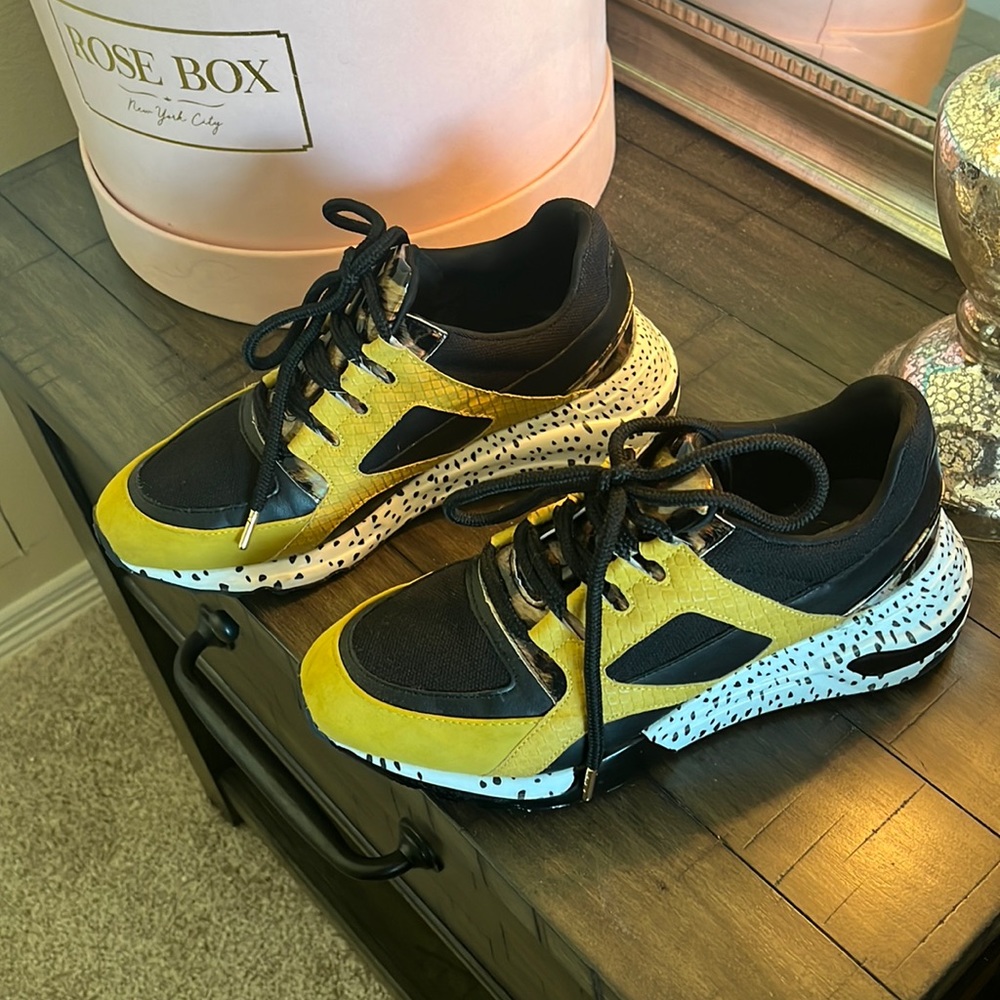 Steve Madden tennis shoes